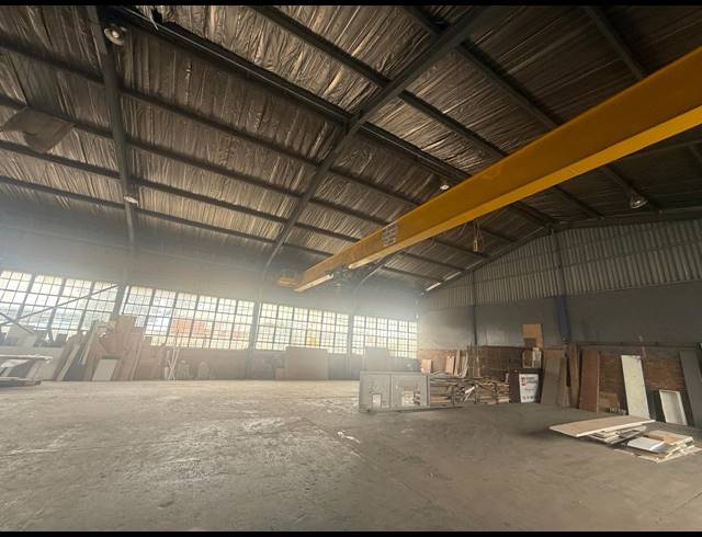 1,300M² WAREHOUSE TO LET IN ALRODE